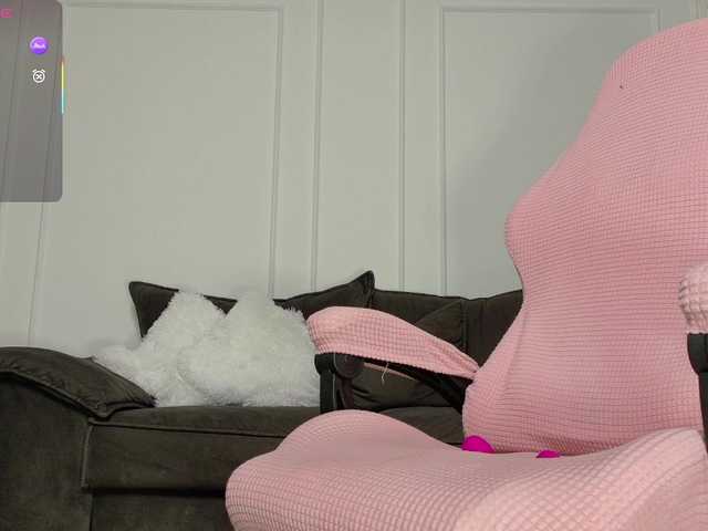 Ladycharm93's BongaCams show and profile