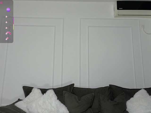 Ladycharm93's BongaCams show and profile