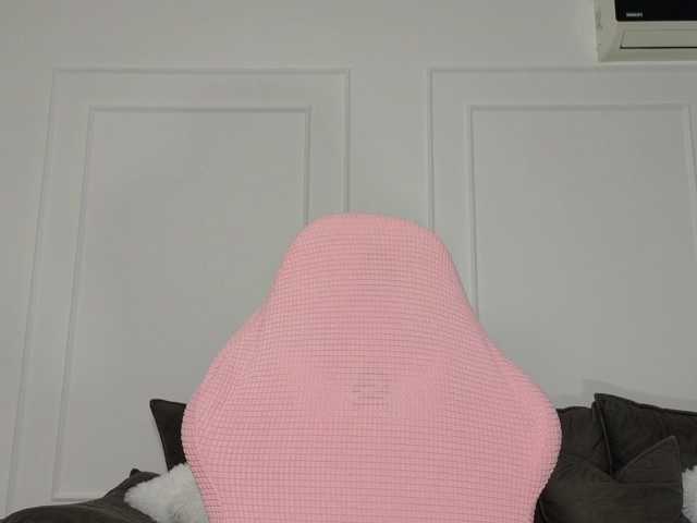 Ladycharm93's BongaCams show and profile