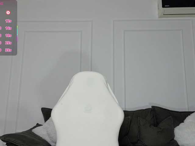 Ladycharm93's BongaCams show and profile