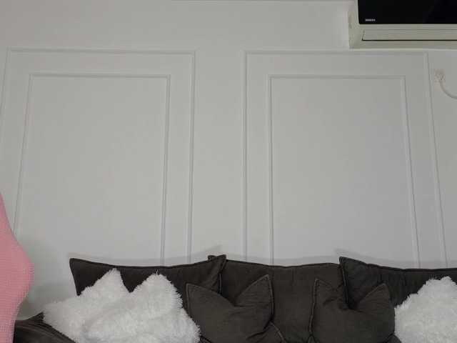 le modèle Ladycharm93 est en webcam porno dans un show sur le site bongacams, il possède les tags suivants: White/Caucasian,Brunette,Shaved