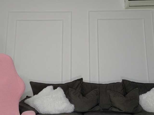 Ladycharm93's BongaCams show and profile