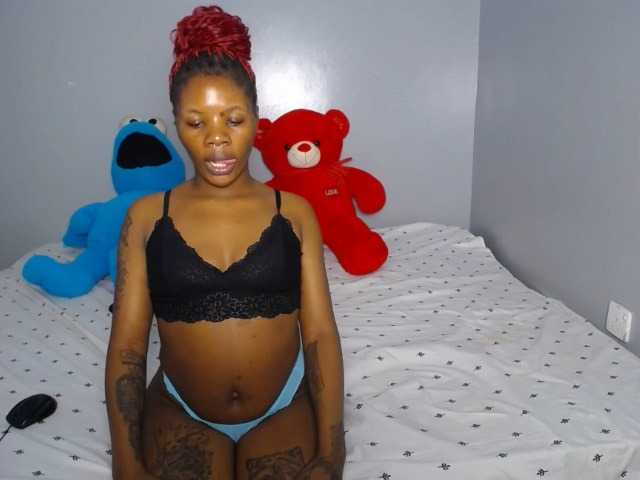 GAZE-GIRLS from BongaCams is Freechat