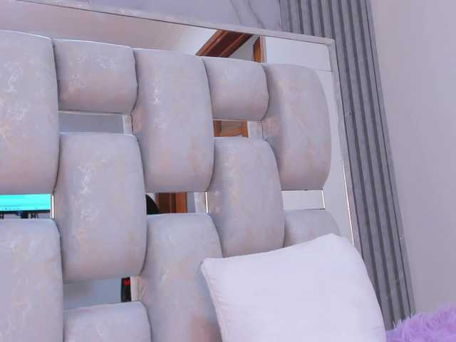 Wondrekloe's BongaCams show and profile