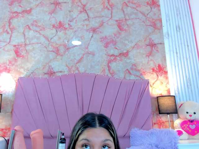 Wondrekloe's BongaCams show and profile