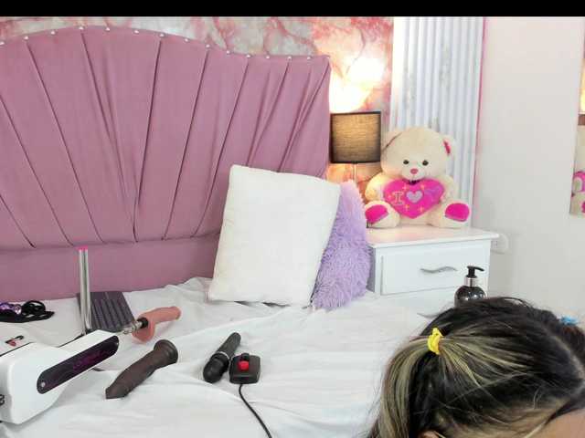Wondrekloe's BongaCams show and profile