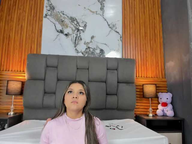 Wondrekloe's BongaCams show and profile