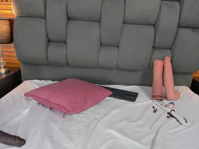 Wondrekloe's BongaCams show and profile