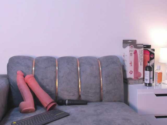 Wondrekloe's BongaCams show and profile