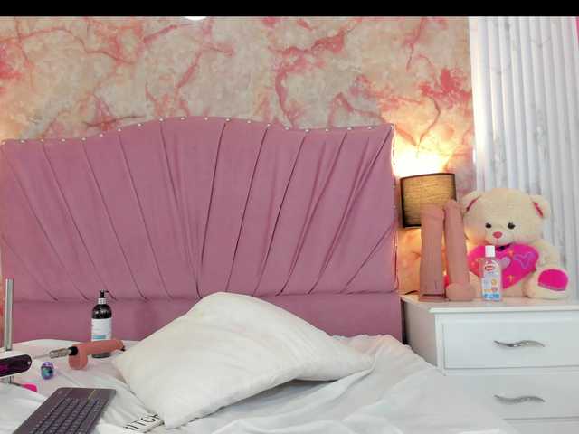 Wondrekloe's BongaCams show and profile