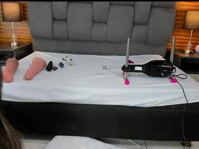 Wondrekloe's BongaCams show and profile