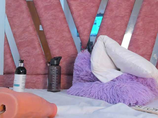 Wondrekloe's BongaCams show and profile