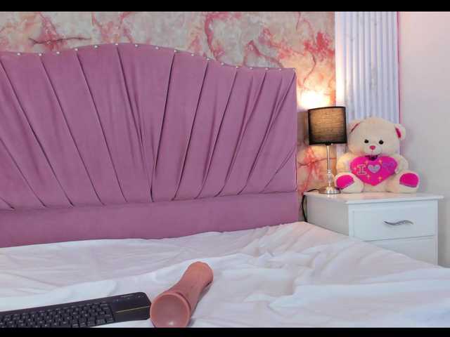 Wondrekloe's BongaCams show and profile