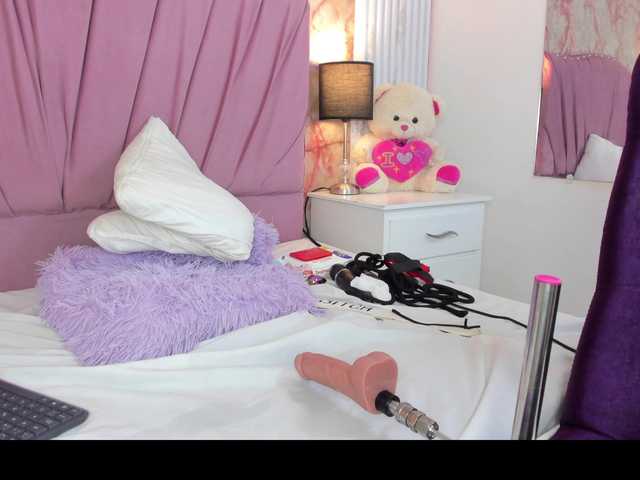 Wondrekloe's BongaCams show and profile