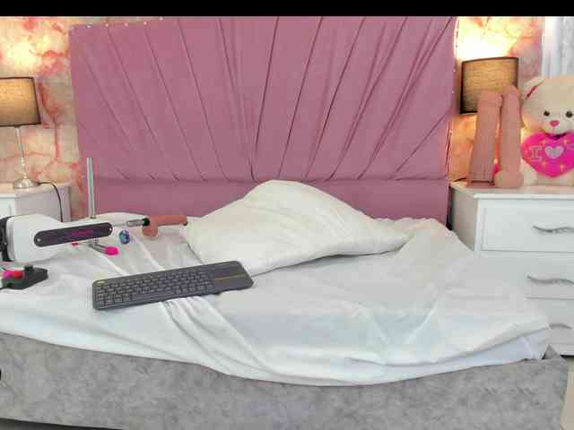 Wondrekloe Live Webcam on BongaCams