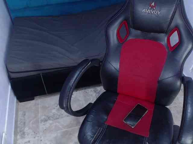 asimonapaezcm Live Webcam on BongaCams