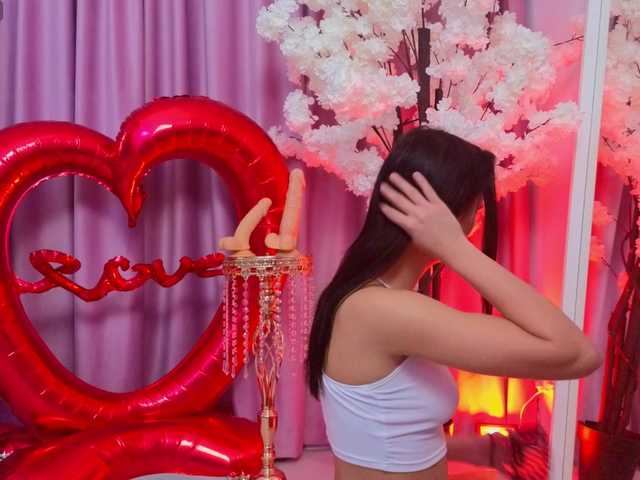 Jhoselline's BongaCams show and profile