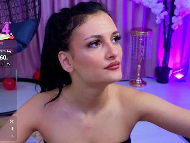 Jhoselline's BongaCams show and profile