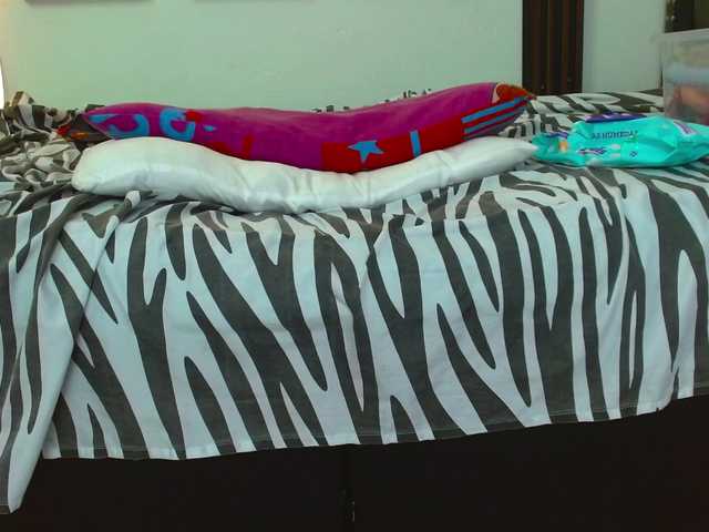 MissCatty's BongaCams show and profile