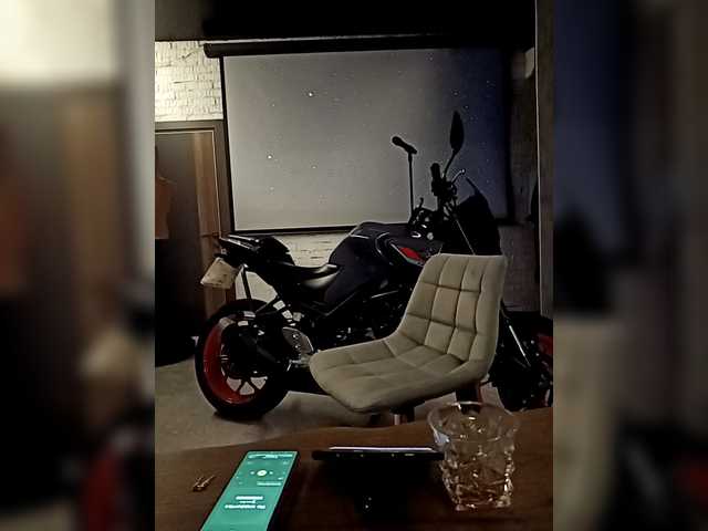 Fox-mia's BongaCams show and profile