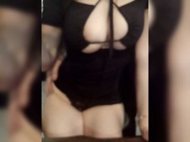 Live with Fox-mia on FliCam