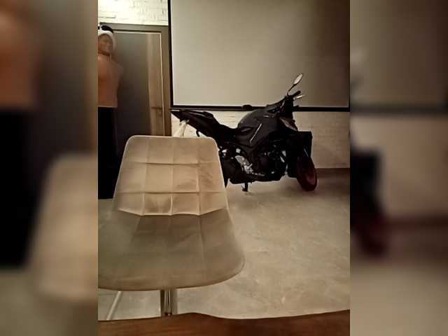 Fox-mia's BongaCams show and profile