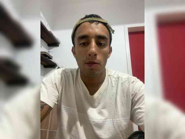 Cale33 Live Webcam on BongaCams