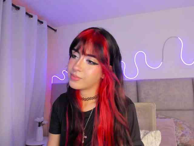 Laure4 Live Webcam on BongaCams