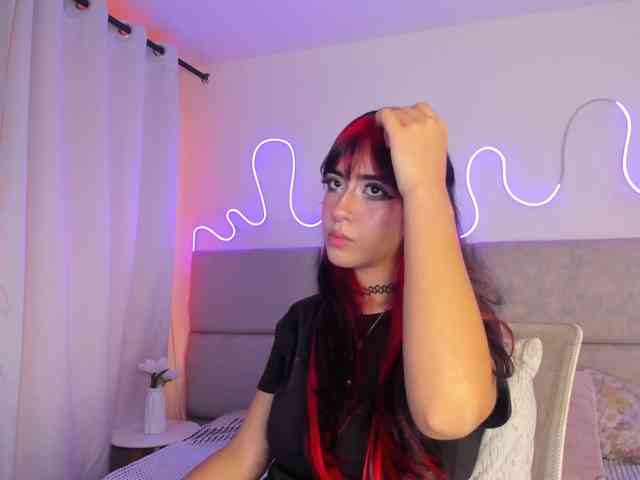 Laure4 Live Webcam on BongaCams