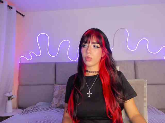 Laure4 Live Webcam on BongaCams