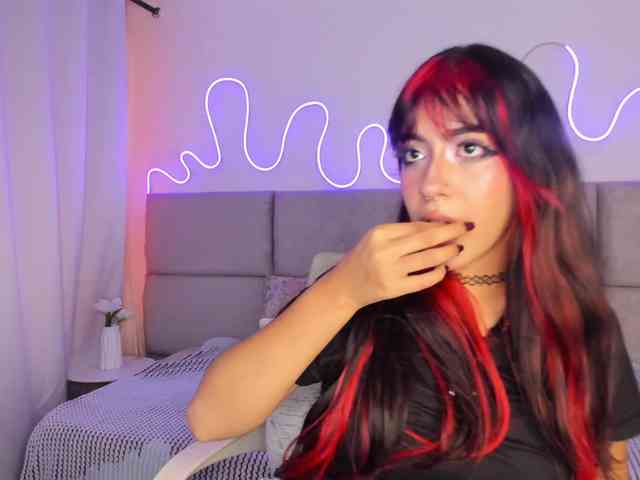 Laure4 Live Webcam on BongaCams