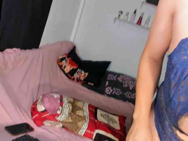 maxieberry Live Webcam on BongaCams