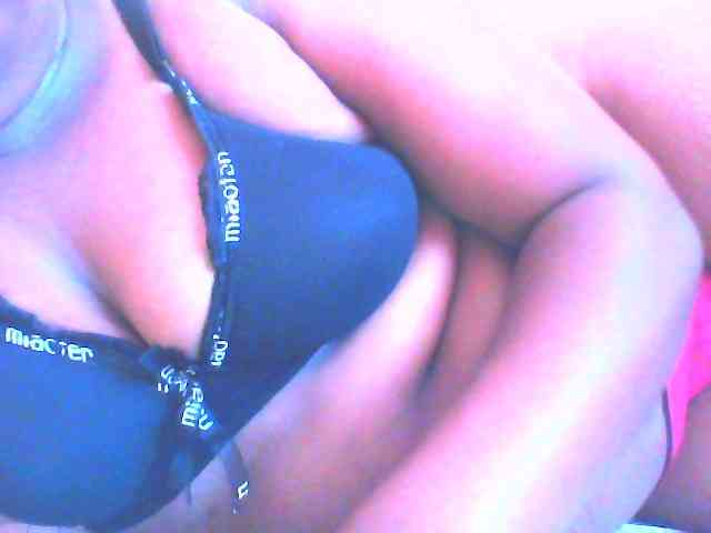 prettybooty123 webcam