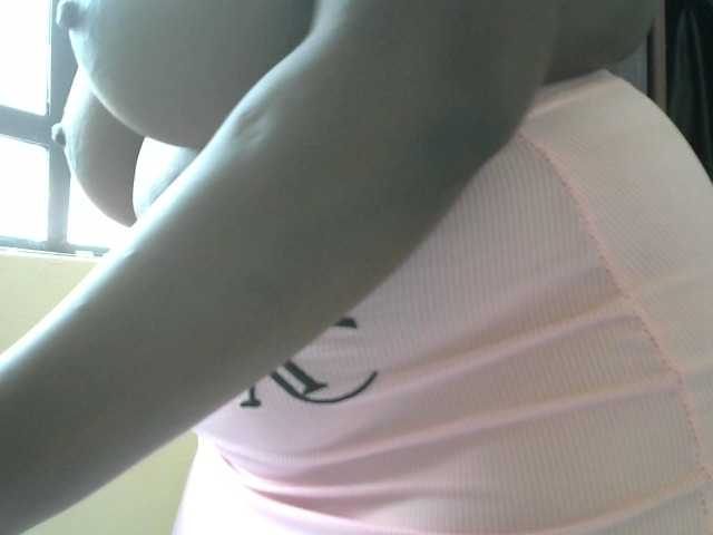 le modèle Averymila est en webcam porno dans un show sur le site bongacams, il possède les tags suivants: Ebony,Brunette,Trimmed