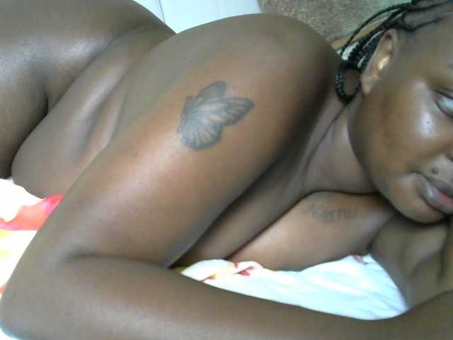 Averymila Live Cam on BongaCams