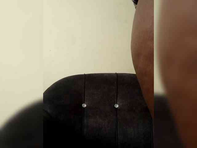 Averymila Live Webcam on BongaCams