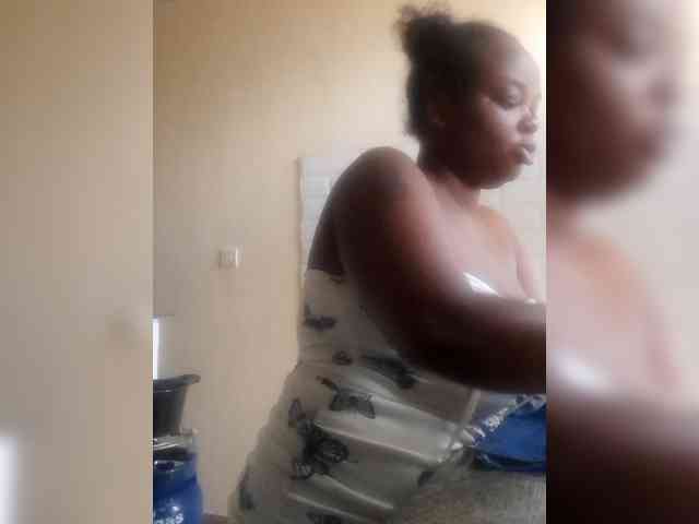 Averymila Live Webcam on BongaCams