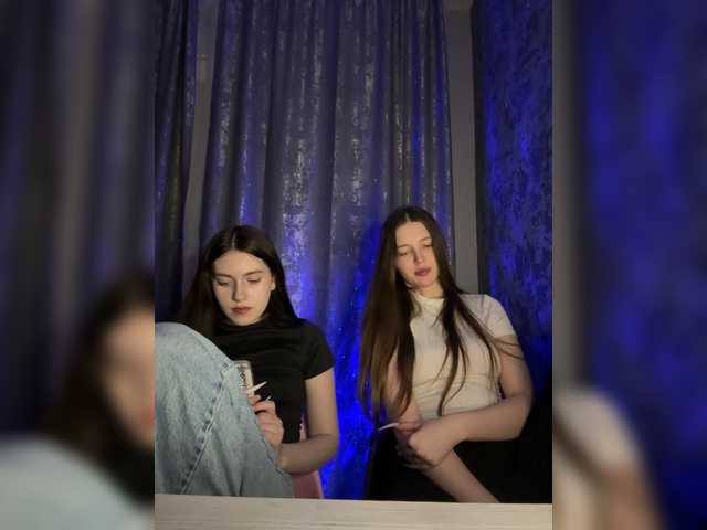 TwinXXL's BongaCams show and profile