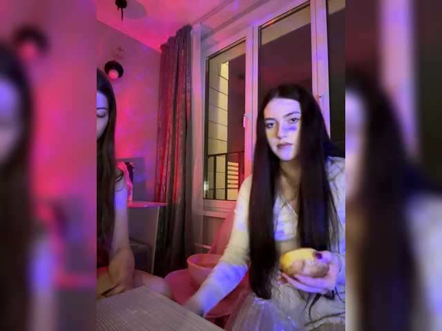 TwinXXL's BongaCams show and profile