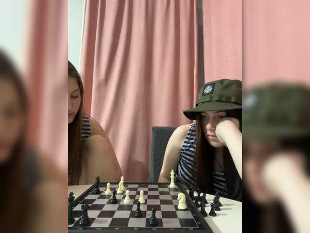 TwinXXL's BongaCams show and profile