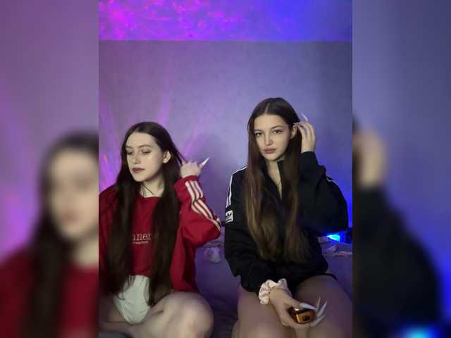 TwinXXL's BongaCams show and profile