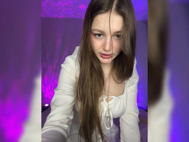 TwinXXL broadcasting live