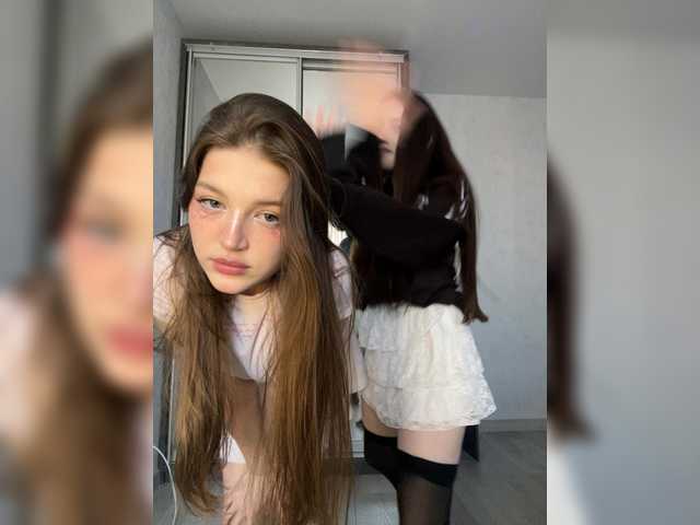 TwinXXL's BongaCams show and profile