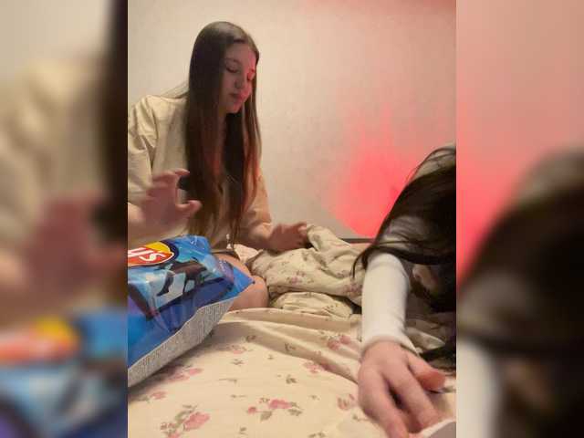 TwinXXL's BongaCams show and profile