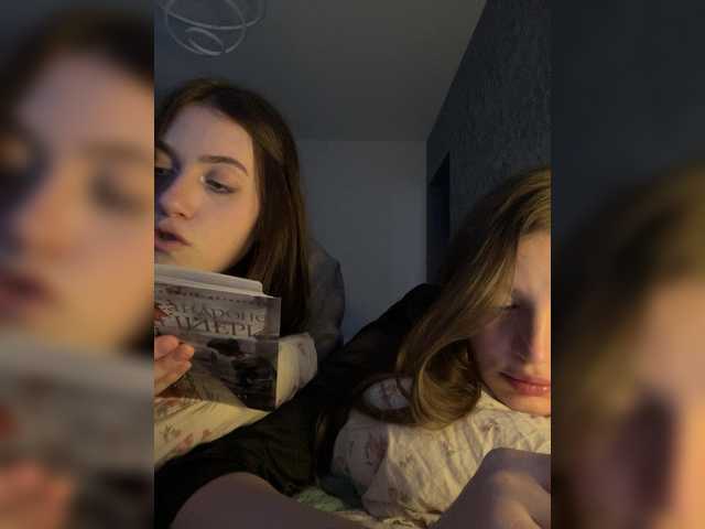 TwinXXL's BongaCams show and profile