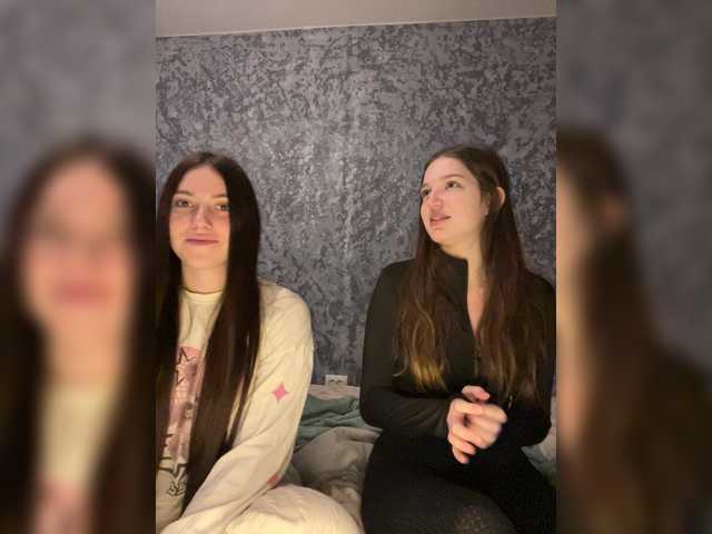 TwinXXL's BongaCams show and profile