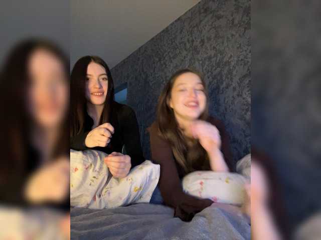 TwinXXL live cam profile