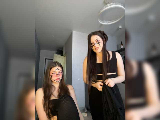 TwinXXL's BongaCams show and profile