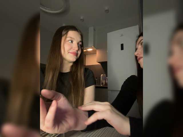 TwinXXL's BongaCams show and profile