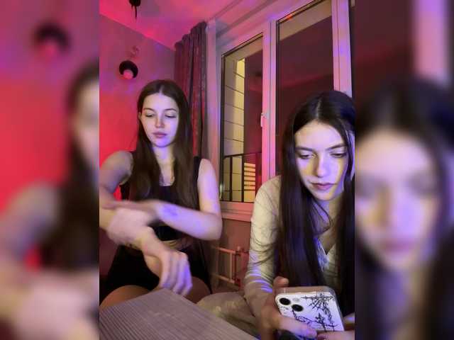 TwinXXL's BongaCams show and profile